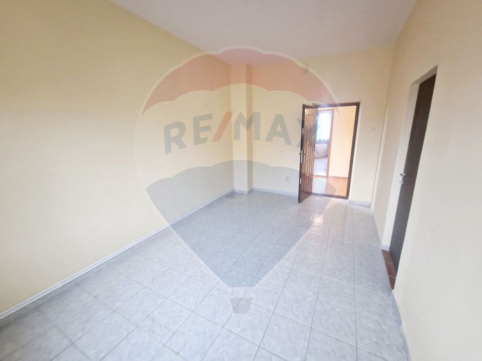 8 room House / Villa for rent, 1 Mai area