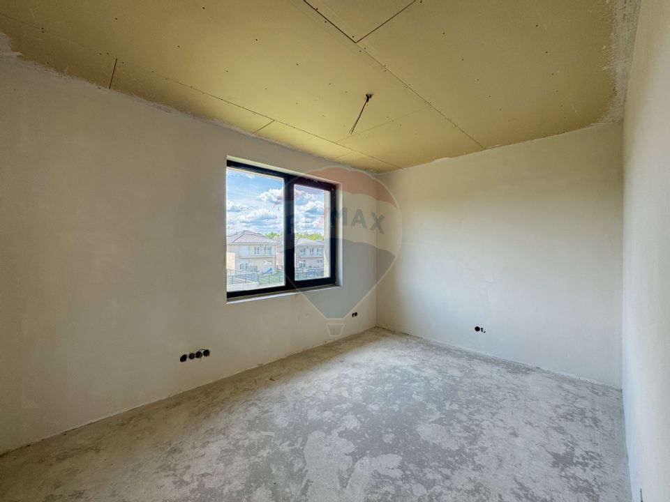 Casă semifinisată în Dezmir - Spațiu, liniște, acces rapid către oraș