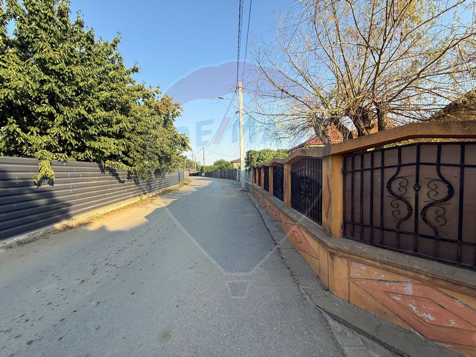 De vânzare Casă / Vilă 5 camere + 5.300 mp teren Slobozia Moara, DB