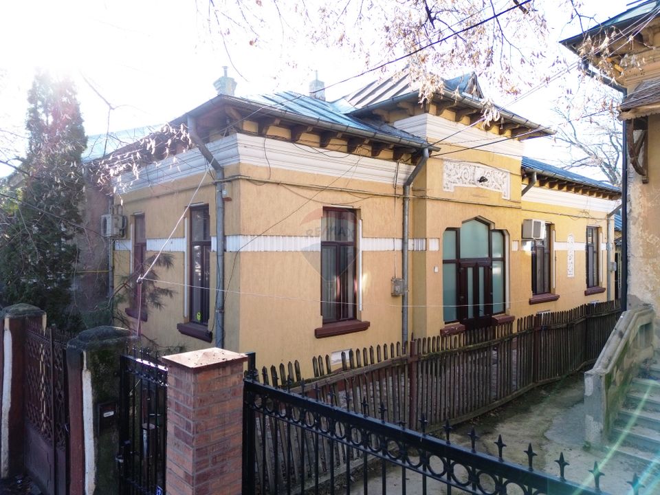 Casă interbelica de vanzare in Galati, zona Centrala