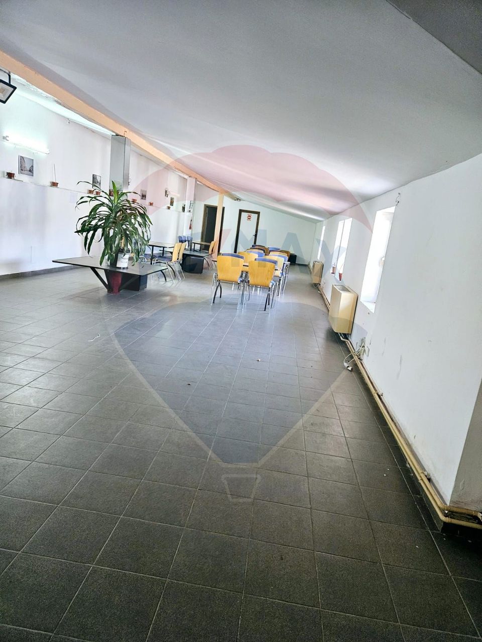 904sq.m Commercial Space for rent, Central area