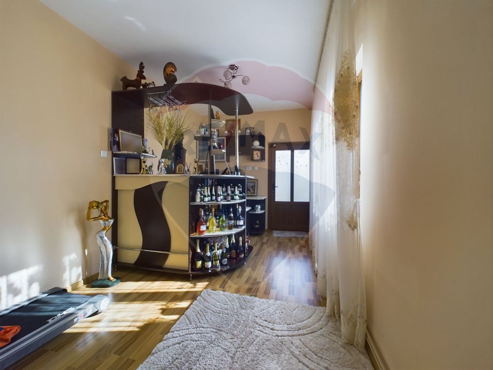 De vanzare casa cu 6 camere mobilata utilata in Targoviste