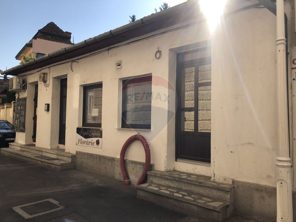 20sq.m Commercial Space for rent, Ultracentral area