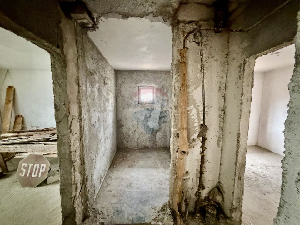 Apartament cu 4 camere