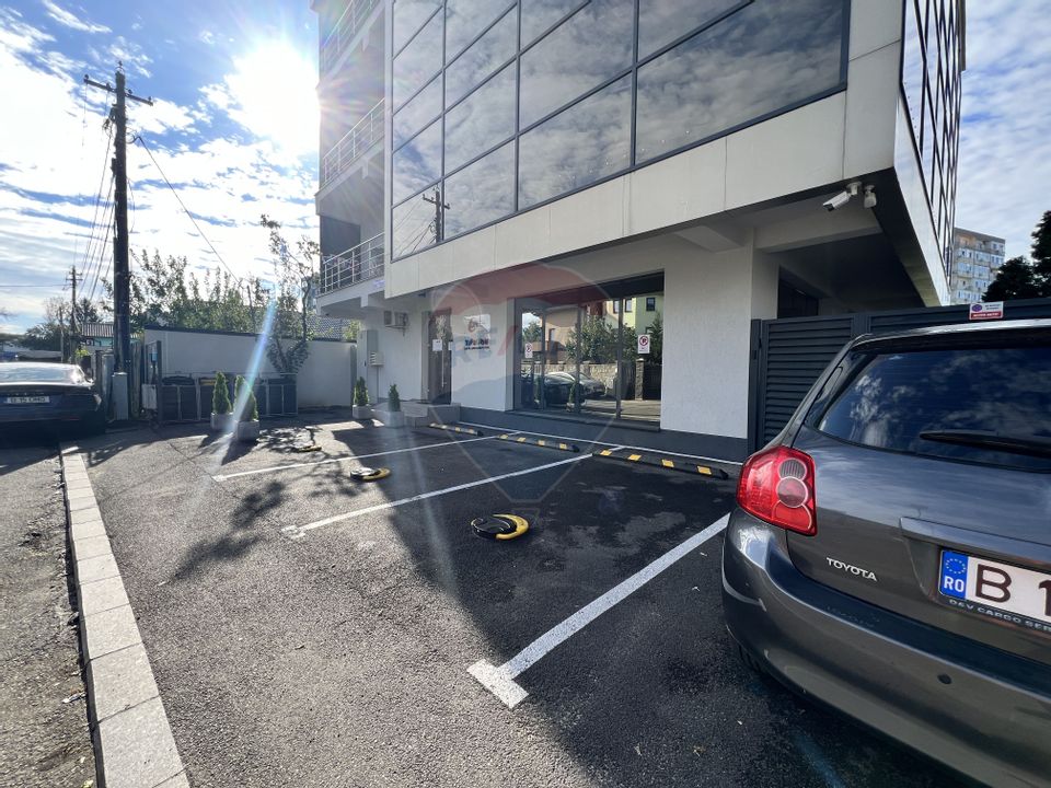 Spațiu comercial modern de închiriat / 2 locuri de parcare