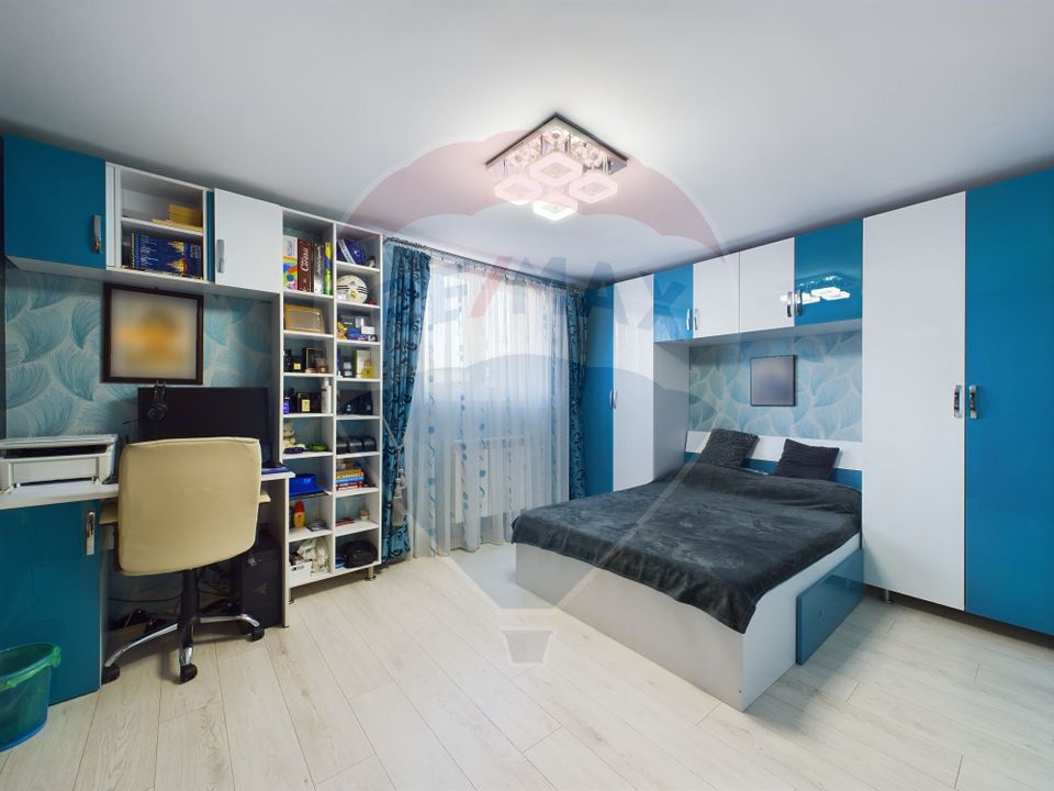 Casă / Vilă 5 camere + Mansarda Foarte Spatioasa