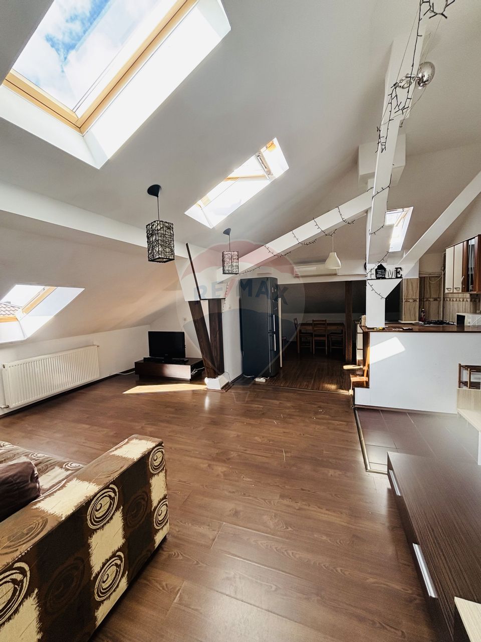 OPORTUNITATE Apartament 3 camere de vânzare în zona Giulesti