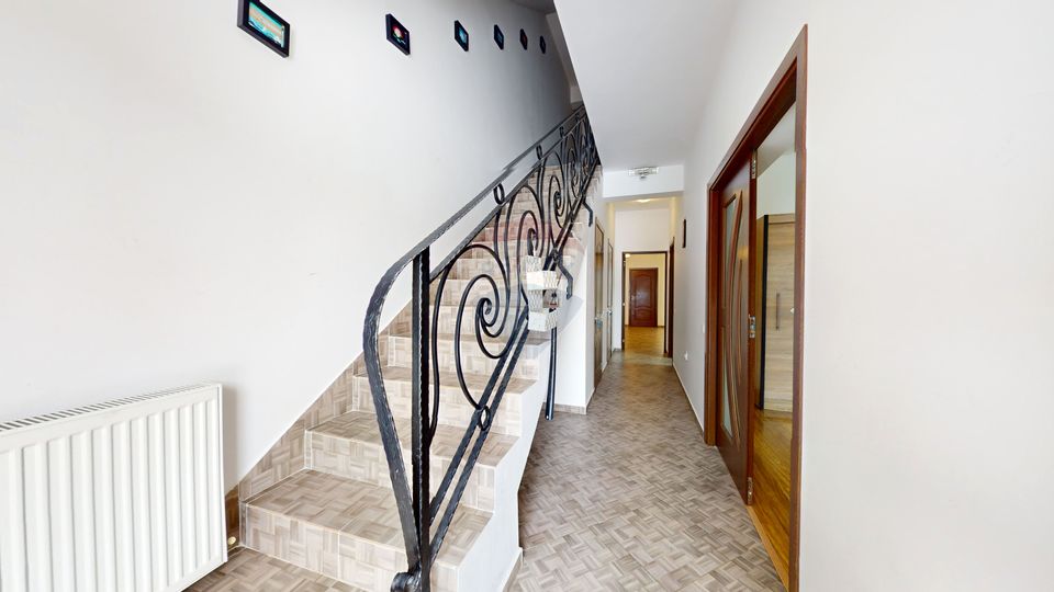 Casă de vacanță/Pensiune | Bran | 728 mp curte