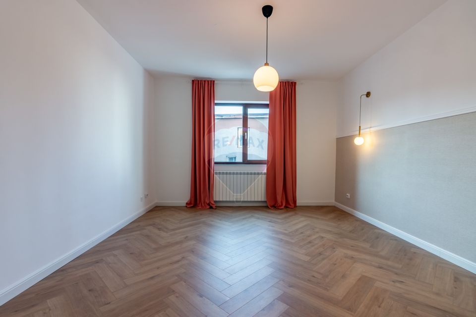 Casă individuala în Aviatiei, adiacent Bulevardul Aerogarii, 4xparcare