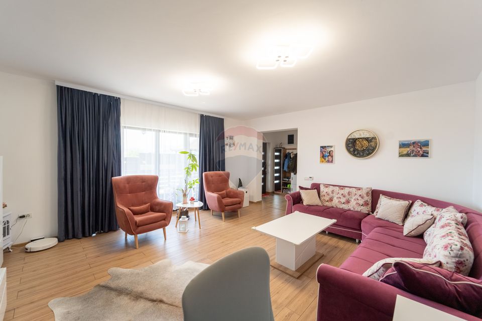 Casă individuală cu 4 camere - de vânzare în Hărman, Brasov