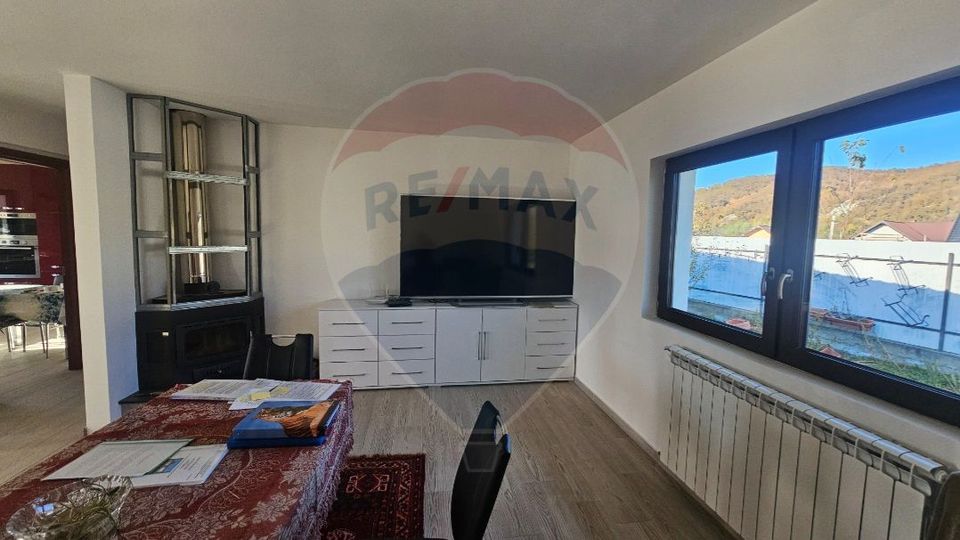 5 room House / Villa for sale