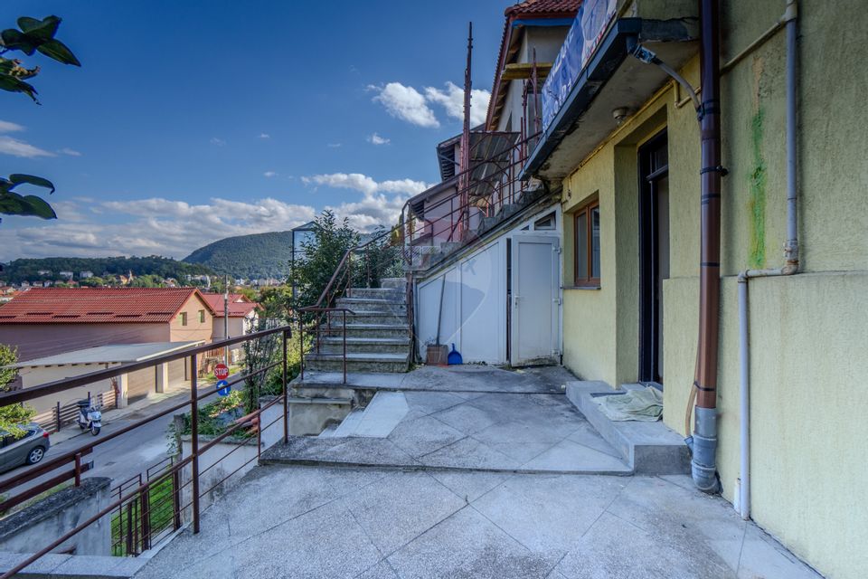 Casă individuală cu două unități locative. Zona Horia–Cloșca–Crișan