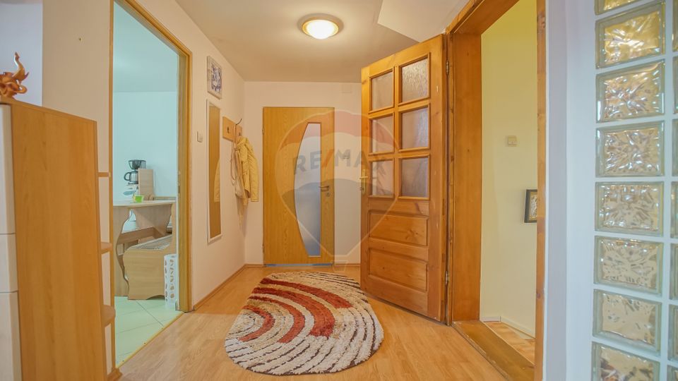 De vanzare vilă cu 5 camere, curte și garaj, în Șchei