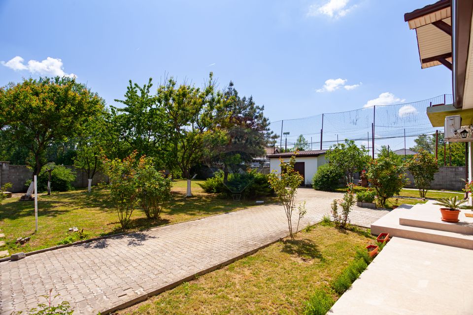 Casă cochetă de vânzare, teren 954 mp, posibil parcelare, în Subcetate