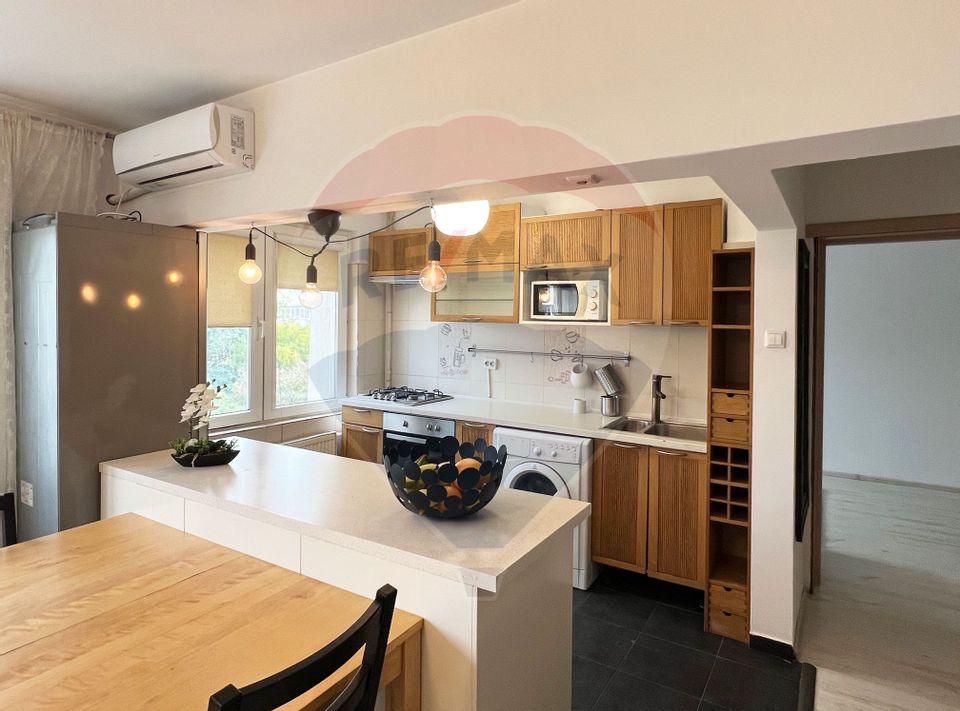 Vanzare apartament spatios,  3 camere - Metrou 1Mai