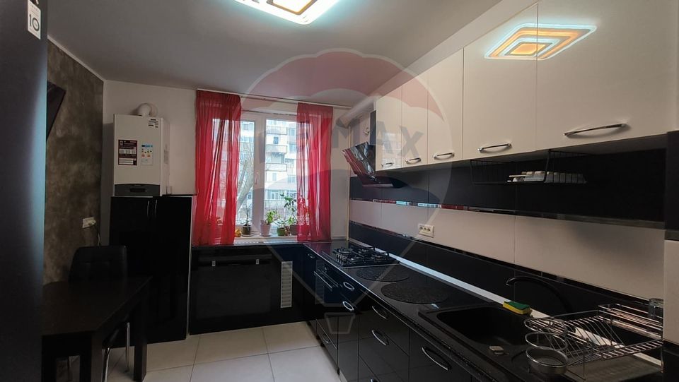 Apartament cu 3 camere de închiriat în Micro 19 Galați