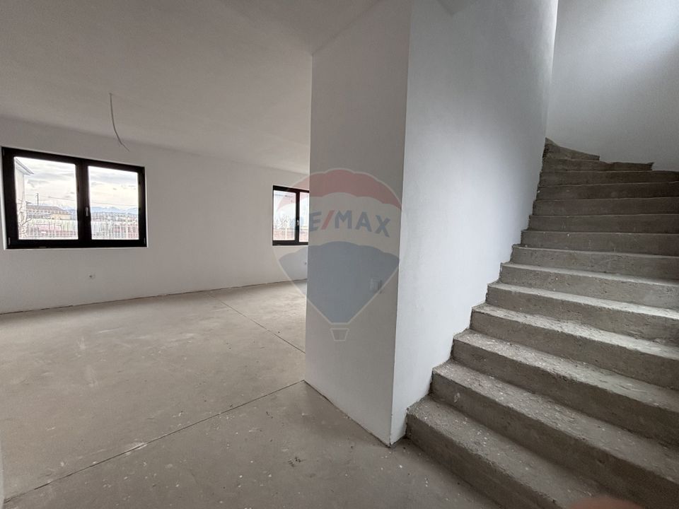 4 room House / Villa for sale