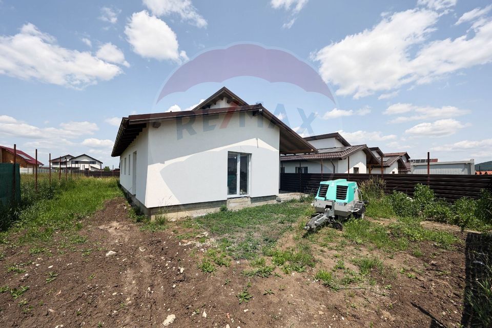 Casa verde, P+M, teren 486 mp, panouri solare - PROSUMATOR, Sanpetru!