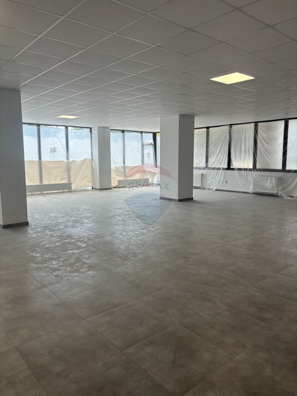 206sq.m Commercial Space for rent, Sisesti area