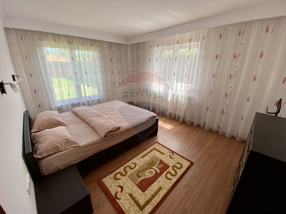 Domeniul  Lac Apa, casă de vânzare plus Barcă Maxum cadou!!