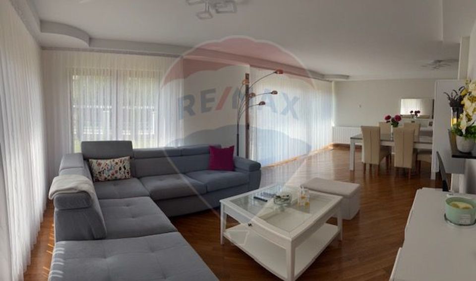 Casă / Vilă cu 5 camere de vânzare