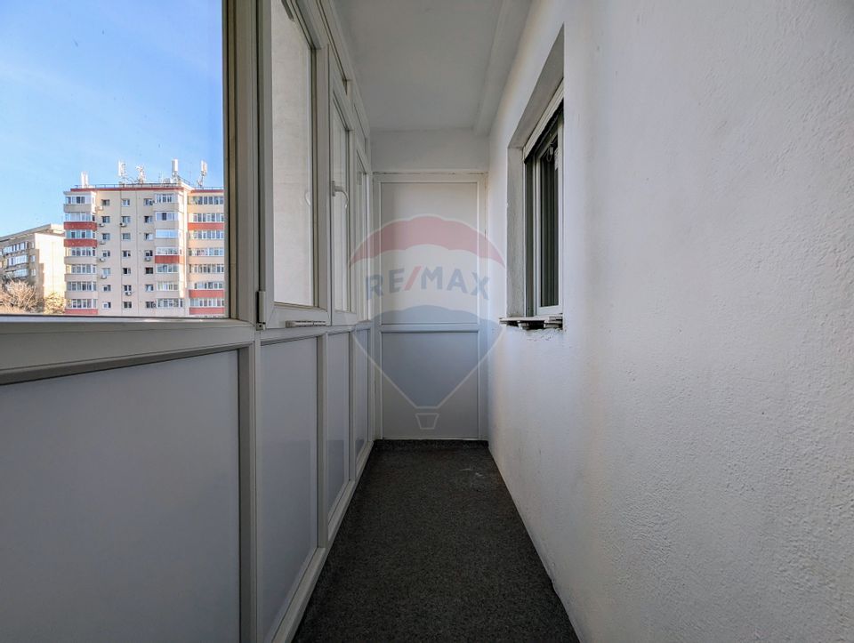 Apartament cu 3 camere de închiriat în zona Alexandru Obregia