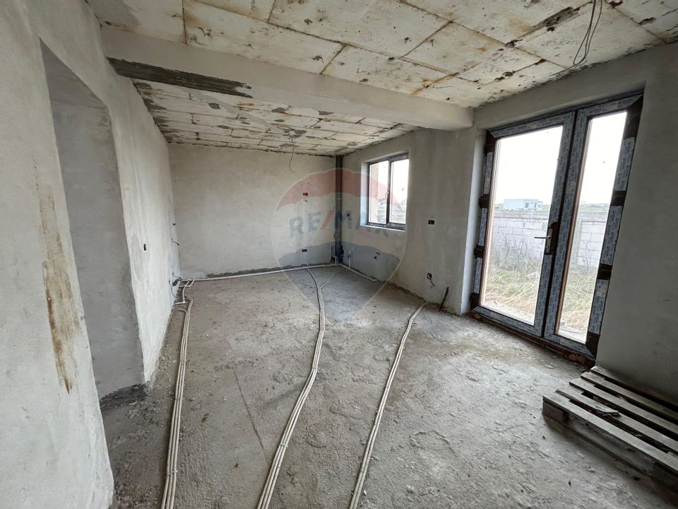 Casă / Vilă cu 4 camere de vânzare
