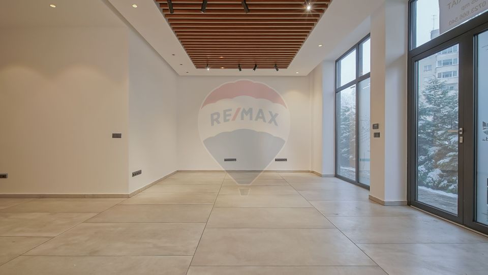 55sq.m Commercial Space for rent, Racadau area