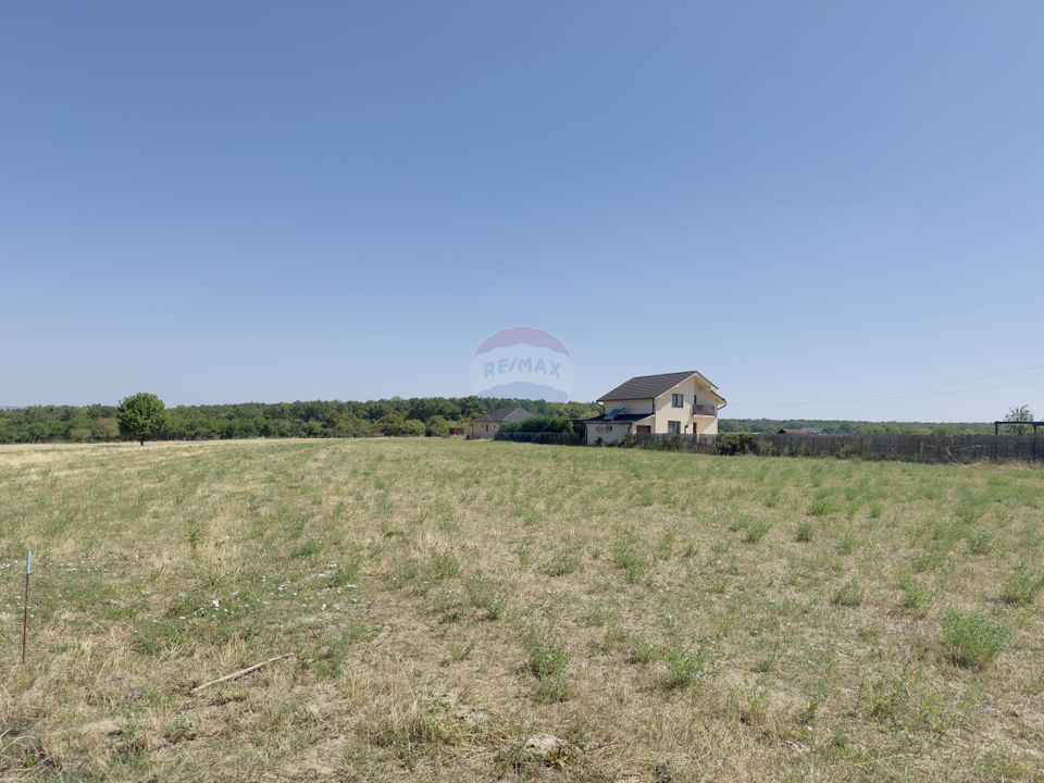 Teren 2,841mp Apateu / Strada Principala langa Biserica Ortodoxa