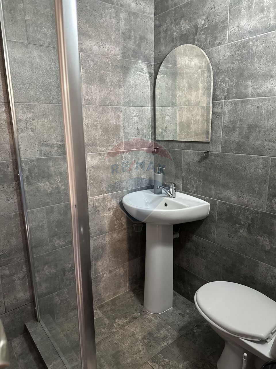 18 room Hotel / Pension for sale