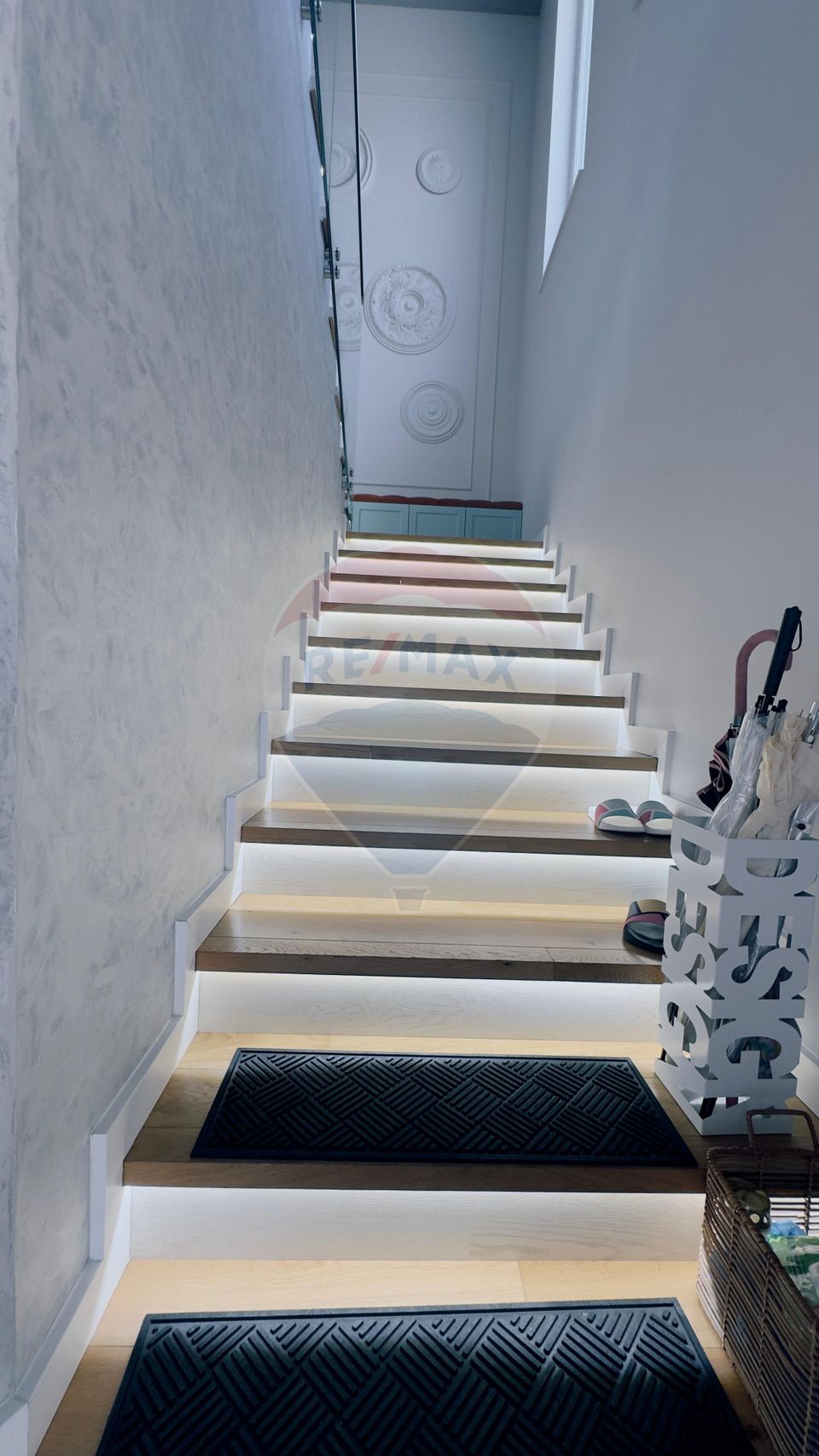 Proprietate premium în Filiași, locuință de lux cu spații comerciale