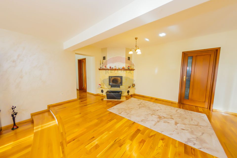 VILA CU TEREN GENEROS DE VANZARE/SCHIMB CU CASA