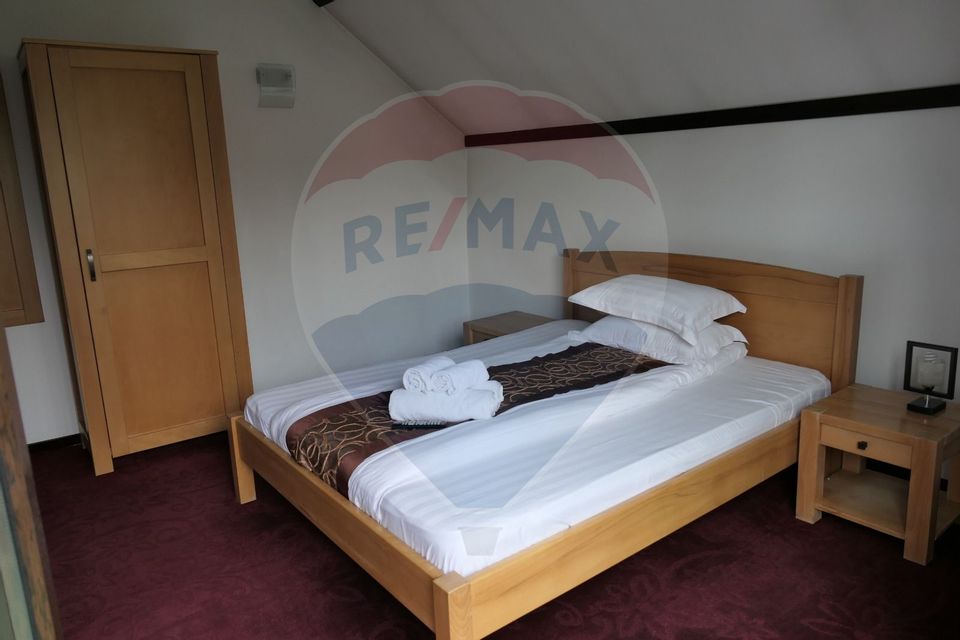 Vilă cu 10 camere de vânzare în zona Centrala