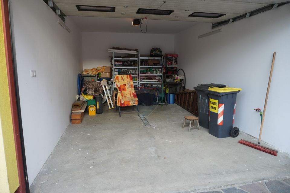 4 room House / Villa for sale, Est area