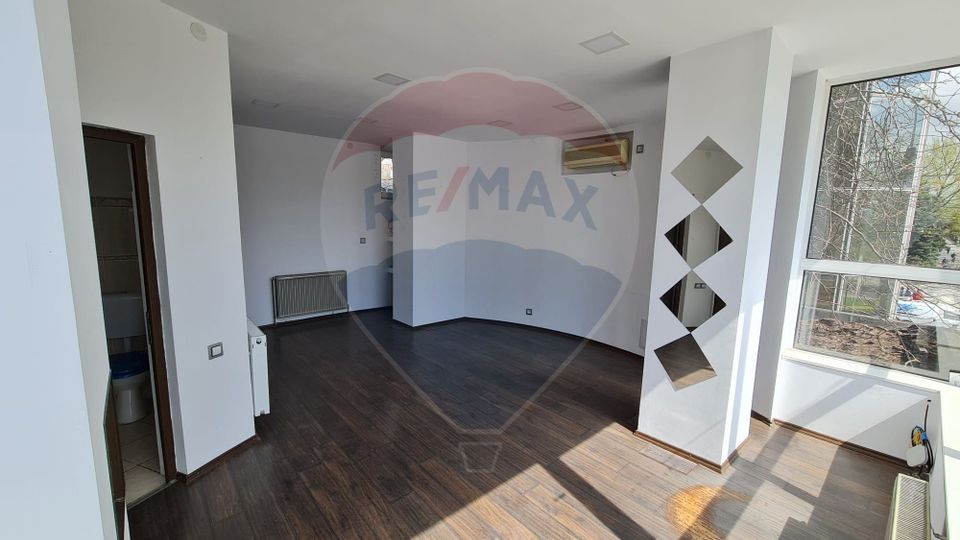 37sq.m Commercial Space for rent, Tiglina 2 area