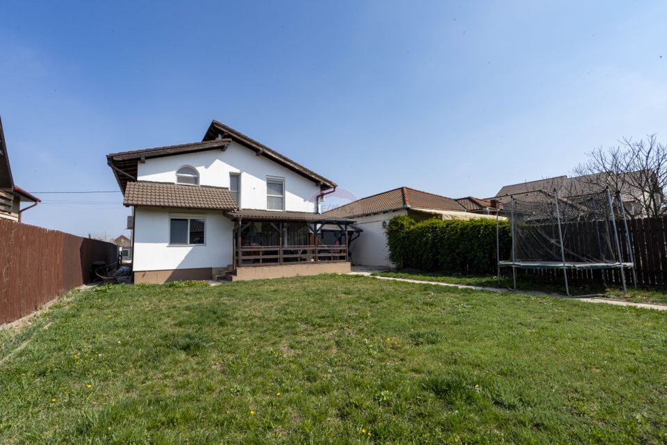 6 room House / Villa for sale