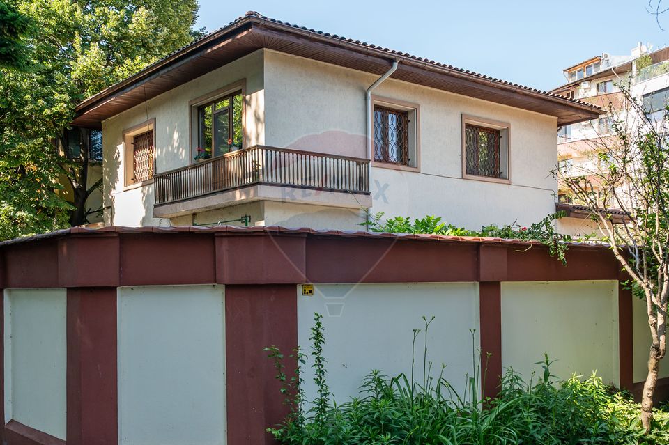 8 room House / Villa for sale, Kiseleff area