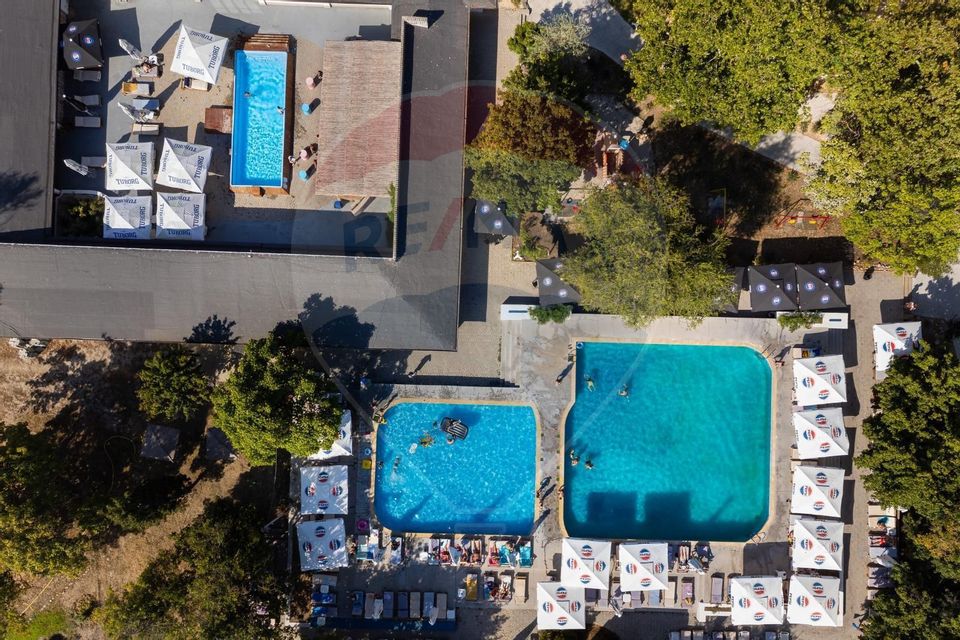 302 room Hotel / Pension for sale, Central area