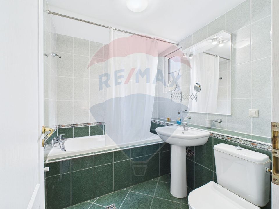 De vanzare | Vila in Paradisul Verde cu gradina si padure proprie |