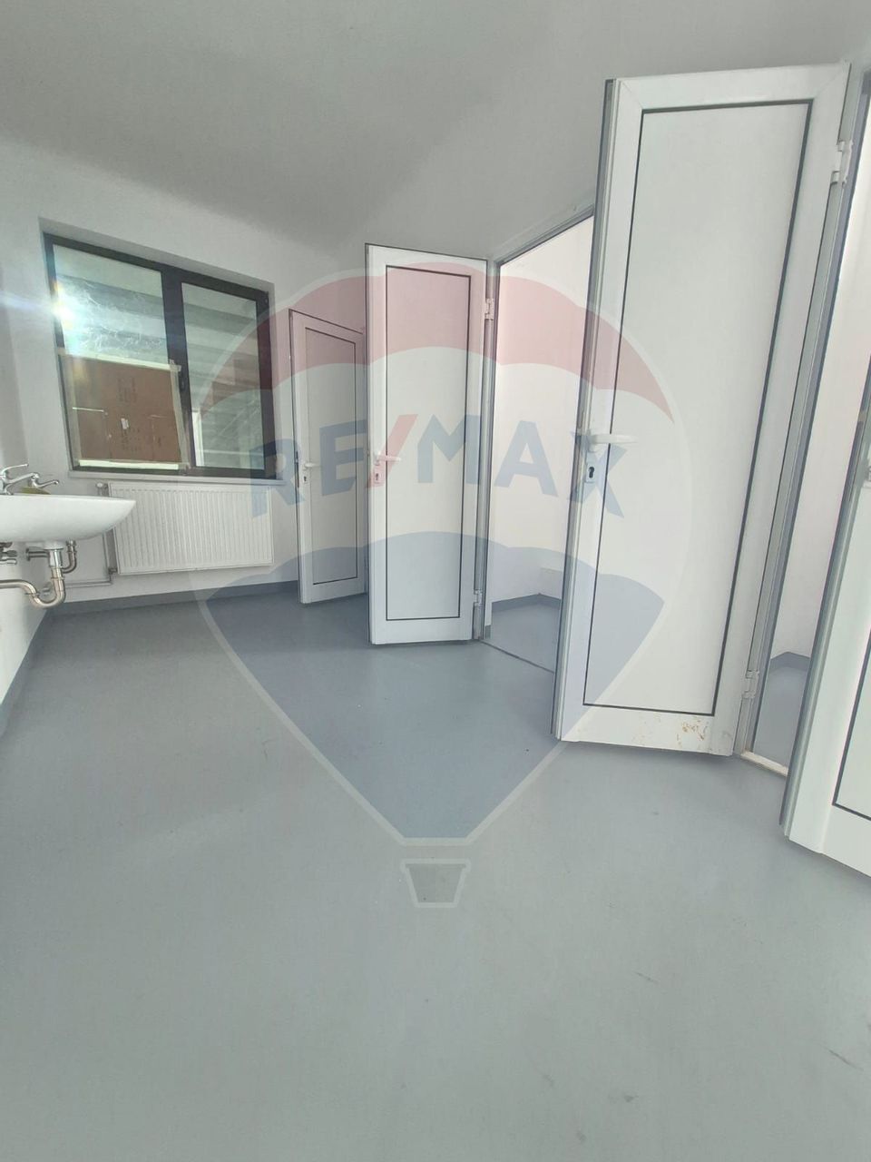 110sq.m Office Space for rent, Alfa area