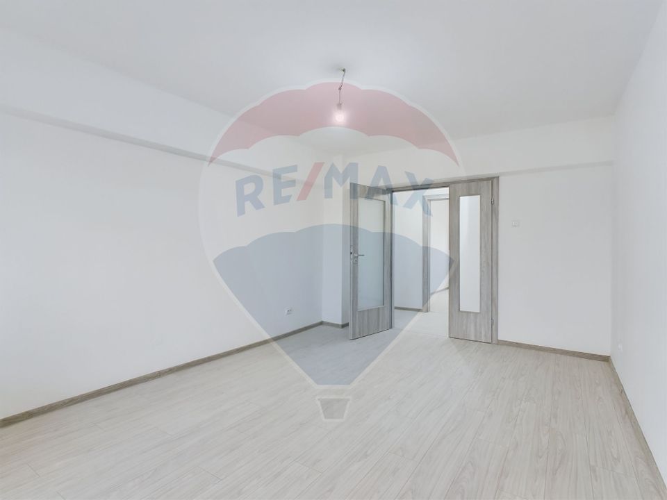 4 room Apartment for rent, Centrul Civic area