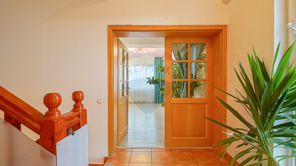 400sq.m Office Space for rent, Central area