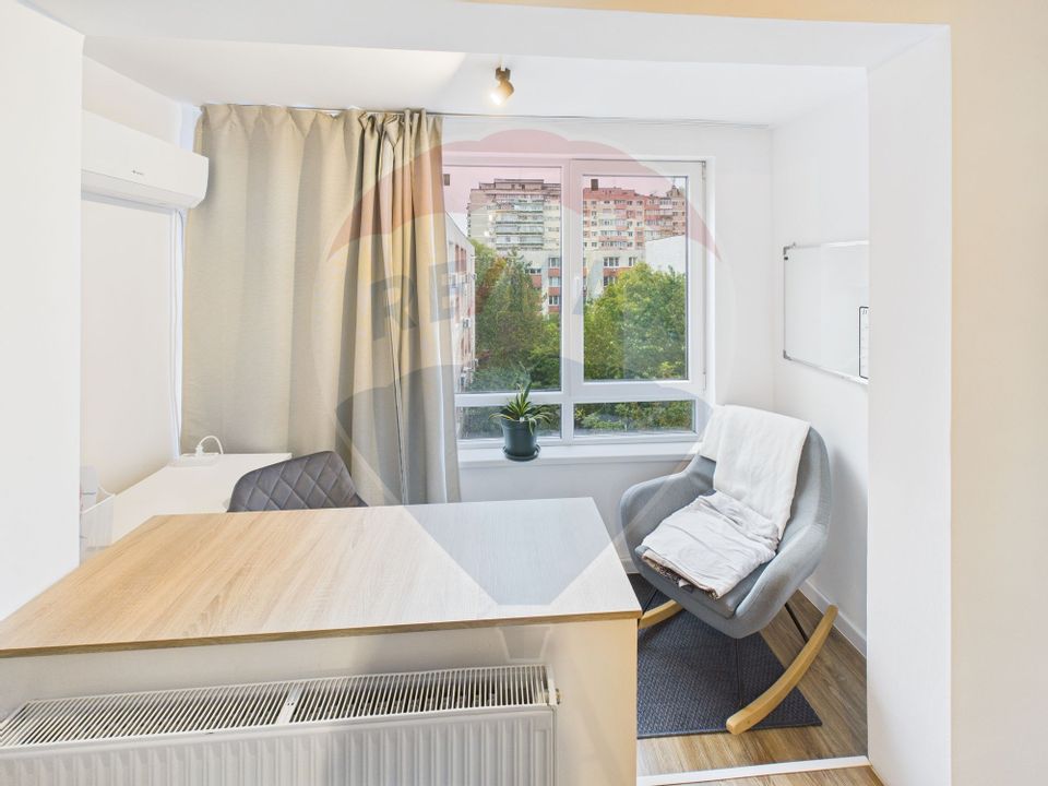 Apartament cu 4 camere de vânzare - Piata Rahova