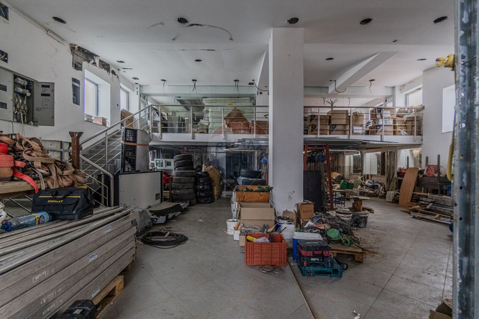 Cladire de 902 mp utili de vânzare, zona Grivitei - DN 13, COMISION 0