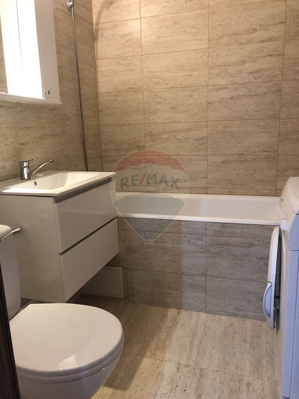 Apartament de inchiriat cu 2 dormitoare, foarte spatios, zona Regie