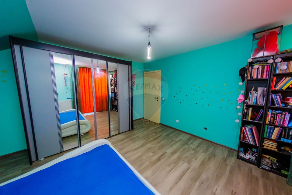 5 room House / Villa for sale, Vest area