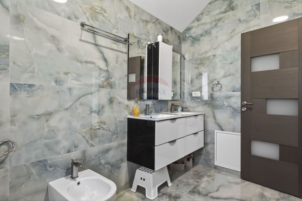 Casă la cheie cu teren 544 mp de vanzare in zona 6 Vanatori,Arad