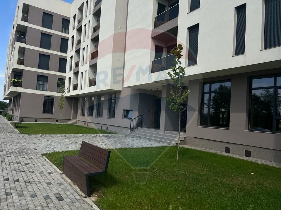 Apartament 3 camere și loc de parcare de vânzare, West Residence