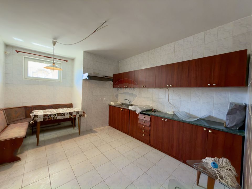 Casă / Vilă 8 camare cartier Beverly Hills Sanmartin