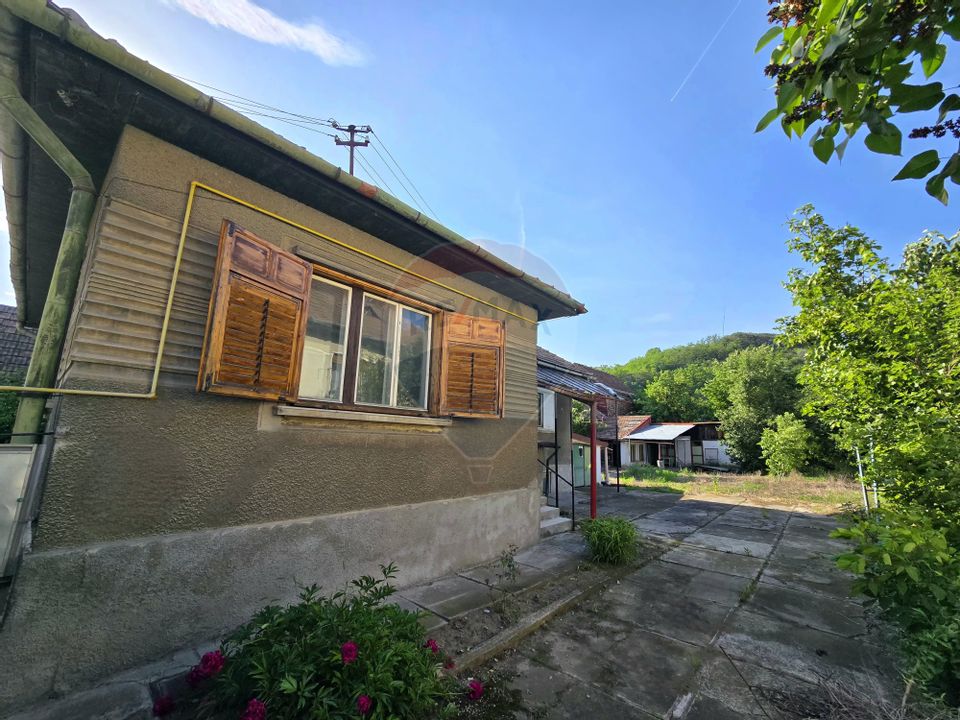 Casă pe un nivel in Medias, teren 533 mp, curte dreapta